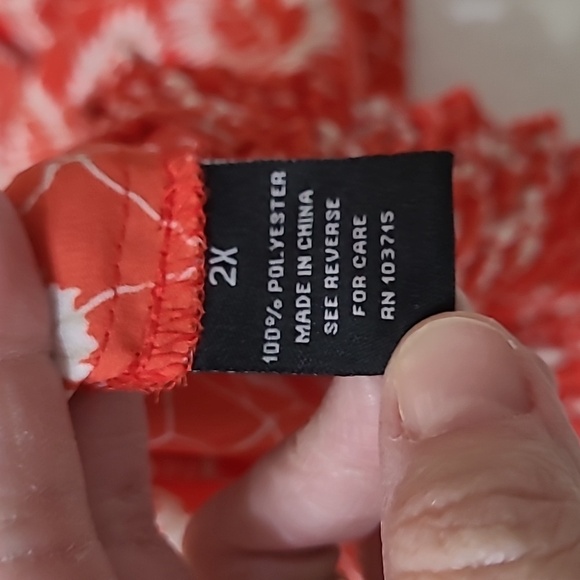 Zac & Rachel Mock Button-up Blouse with Stretchy waist size 2X - Picture 5 of 9